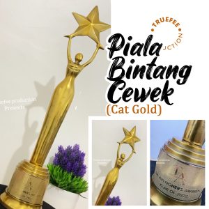 Piala Lady Star Cat Gold